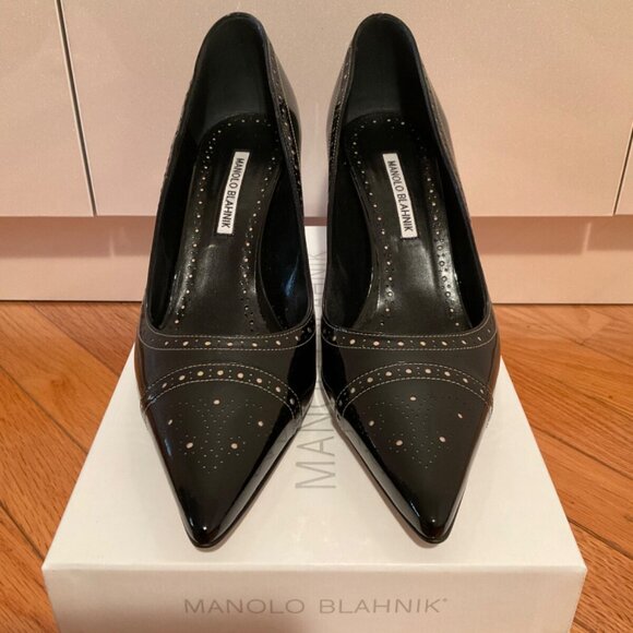 MANOLO BLAHNIK Quitohi Spectator Black Patent Leather Pumps - Picture 1 of 12
